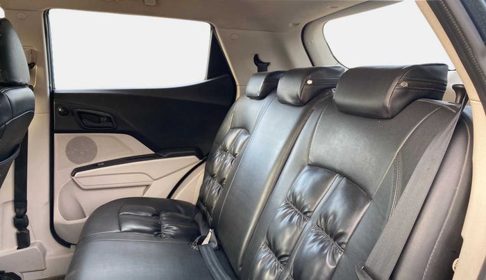 2019 Mahindra XUV300 W6 1.2 PETROL, Petrol, Manual, 79,535 km, Right Side Rear Door Cabin