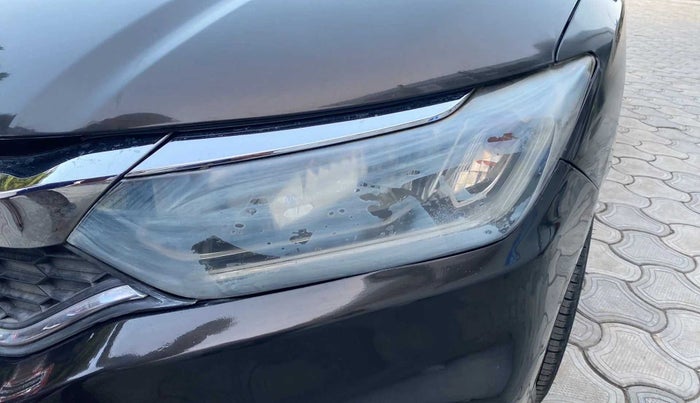 2017 Honda City 1.5L I-VTEC V MT, Petrol, Manual, 45,724 km, Left headlight - Clamp has minor damage