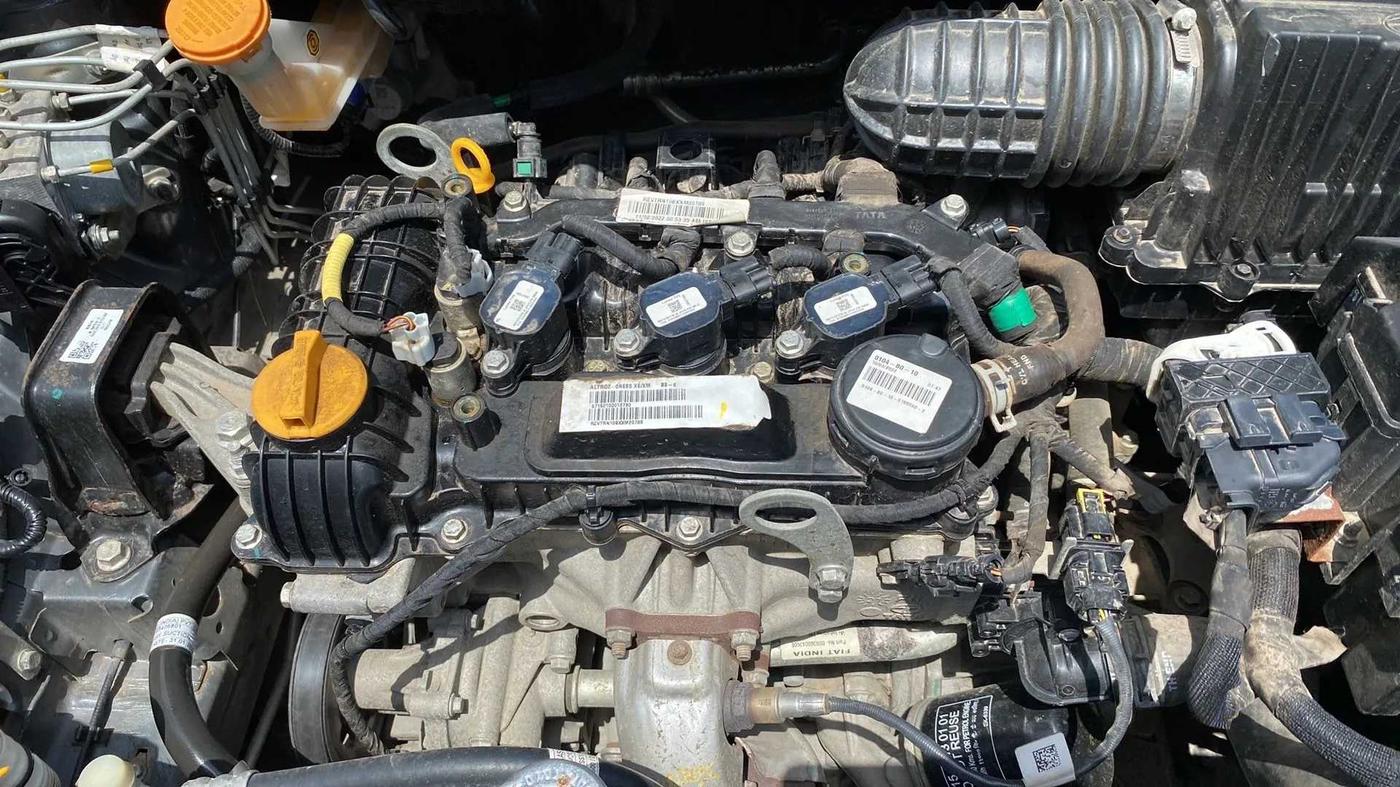 2022 Tata ALTROZ XM PLUS PETROL, Petrol, Manual, 15,863 km, Open Bonet