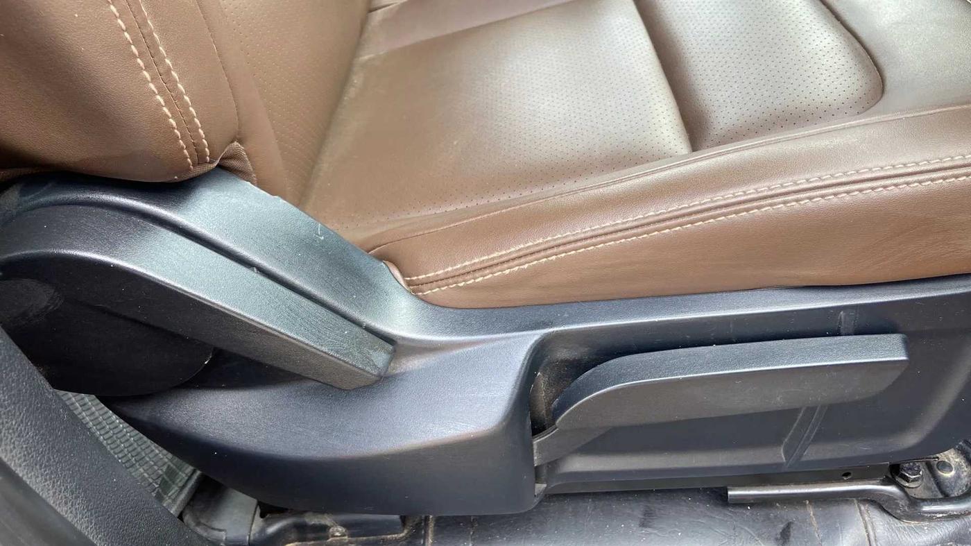 2019 Tata Harrier XZ 2.0L, Diesel, Manual, 56,089 km, Driver Side Adjustment Panel