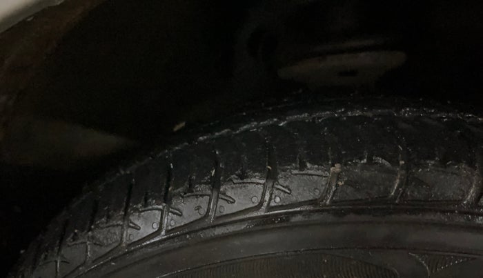 2014 Maruti Wagon R 1.0 VXI, Petrol, Manual, 32,154 km, Right Front Tyre Tread