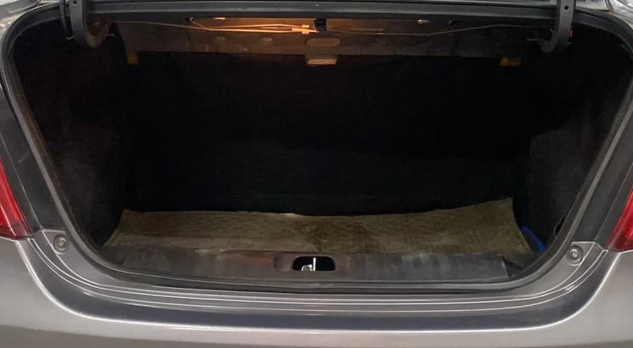 2014 Maruti Swift Dzire ZXI, Petrol, Manual, 42,708 km, Boot Inside
