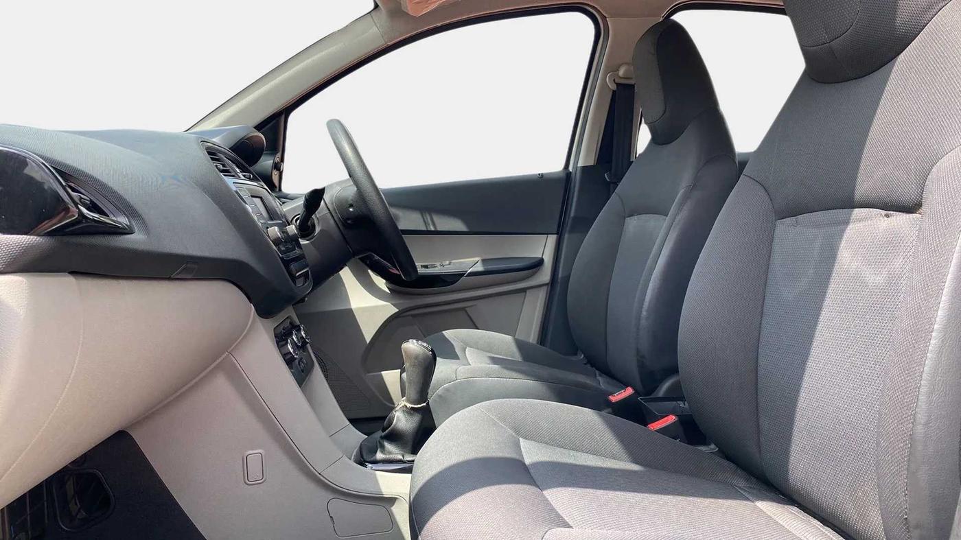 2018 Tata Tiago XT PETROL, Petrol, Manual, 62,897 km, Right Side Front Door Cabin
