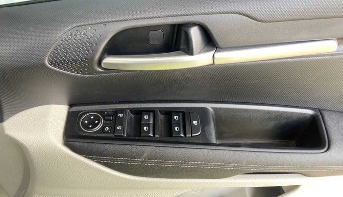 2023 KIA SONET HTX 1.0 IMT, Petrol, Manual, 17,514 km, Driver Side Door Panels Control
