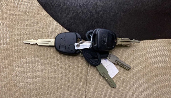 2013 Hyundai Santro Xing GL PLUS, Petrol, Manual, 54,471 km, Key Close Up