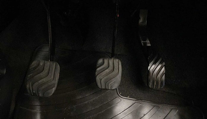 2018 Datsun Redi Go A, CNG, Manual, 60,620 km, Pedals