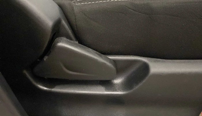 2018 Datsun Redi Go A, CNG, Manual, 60,620 km, Driver Side Adjustment Panel