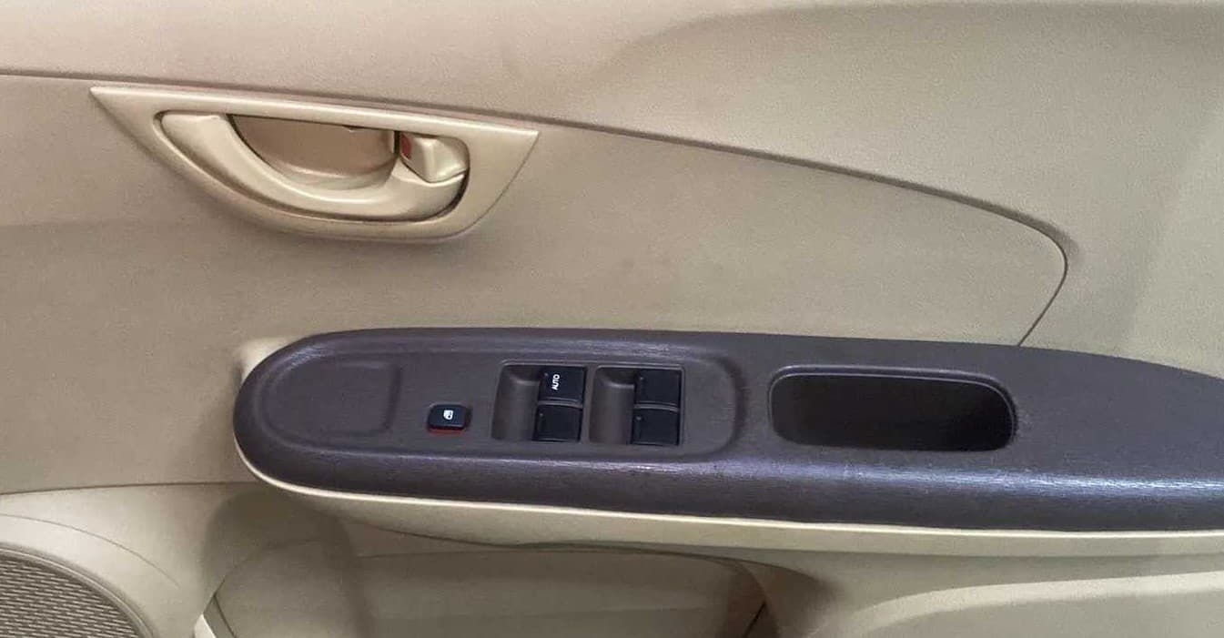 2013 Honda Amaze 1.2L I-VTEC EX, Petrol, Manual, 83,672 km, Driver Side Door Panels Control