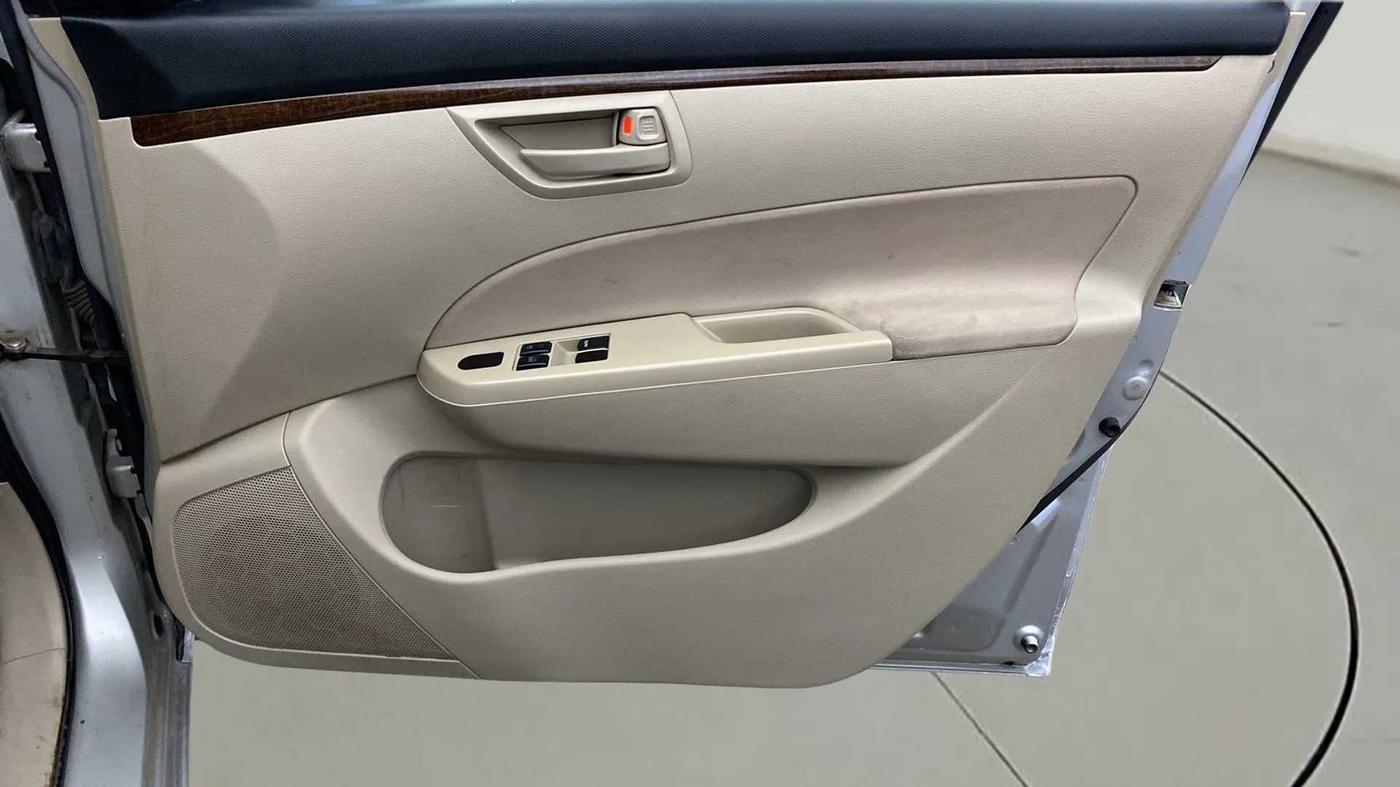 2015 Maruti Swift Dzire LXI (O), Petrol, Manual, 44,846 km, Driver Side Door Panels Control