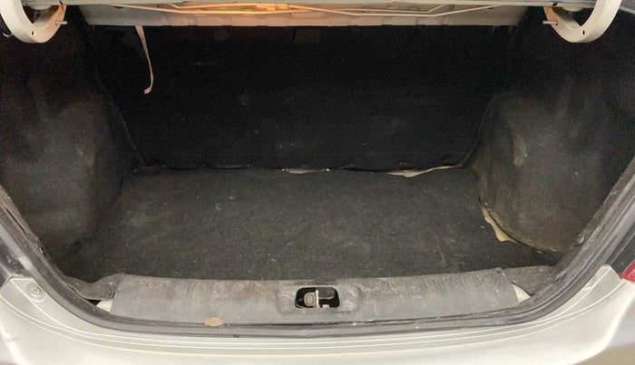 2015 Maruti Swift Dzire LXI (O), Petrol, Manual, 44,846 km, Boot Inside