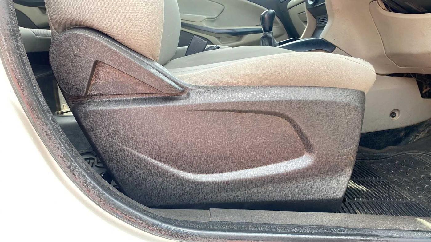 2017 Ford Ecosport AMBIENTE 1.5L DIESEL, Diesel, Manual, 83,669 km, Driver Side Adjustment Panel