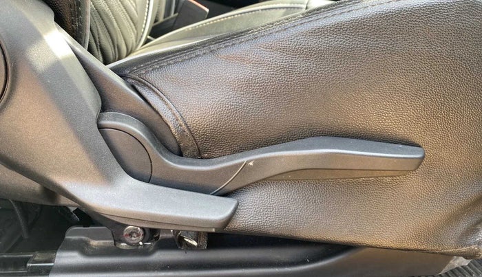 2022 Maruti Swift VXI, Petrol, Manual, 48,438 km, Driver Side Adjustment Panel