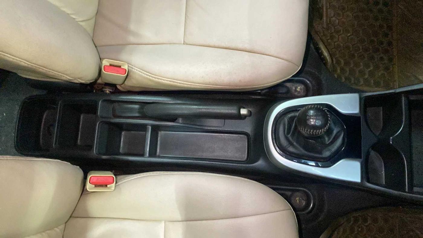 2015 Honda Jazz 1.2L I-VTEC V, Petrol, Manual, 20,705 km, Gear Lever