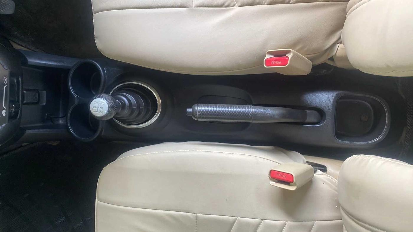 2014 Honda Amaze 1.2L I-VTEC S, Petrol, Manual, 67,346 km, Gear Lever