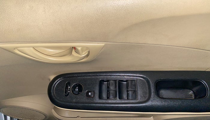 2014 Honda Amaze 1.2L I-VTEC S, Petrol, Manual, 67,346 km, Driver Side Door Panels Control