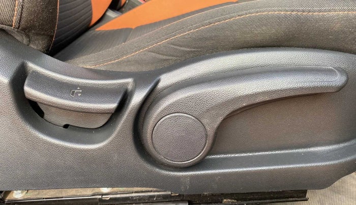 2015 Hyundai i20 Active 1.2 S, Petrol, Manual, 9,160 km, Driver Side Adjustment Panel