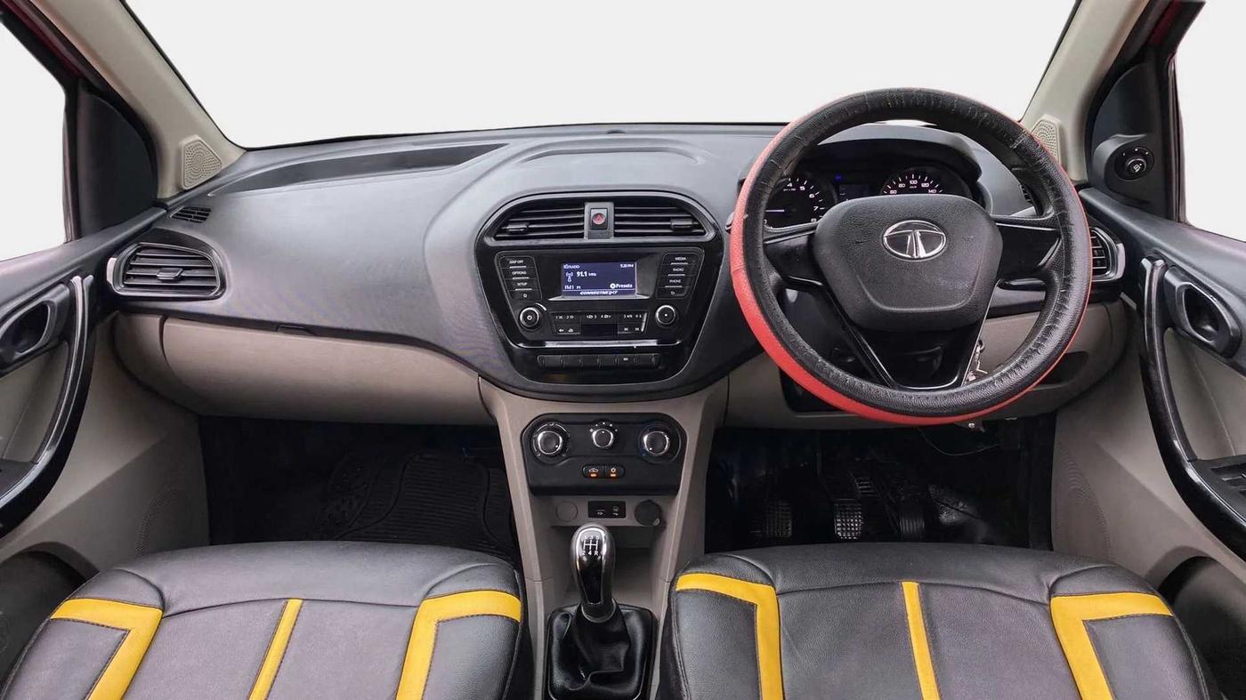 2018 Tata Tiago XT PETROL, Petrol, Manual, 51,761 km, Dashboard