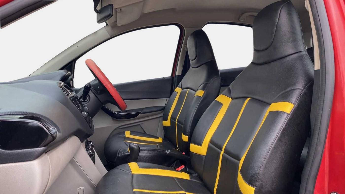 2018 Tata Tiago XT PETROL, Petrol, Manual, 51,761 km, Right Side Front Door Cabin