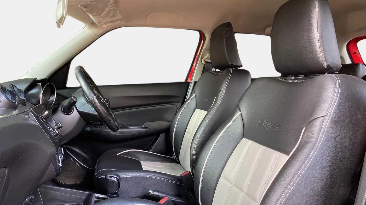 2020 Maruti Swift VXI AMT, Petrol, Automatic, 66,977 km, Right Side Front Door Cabin