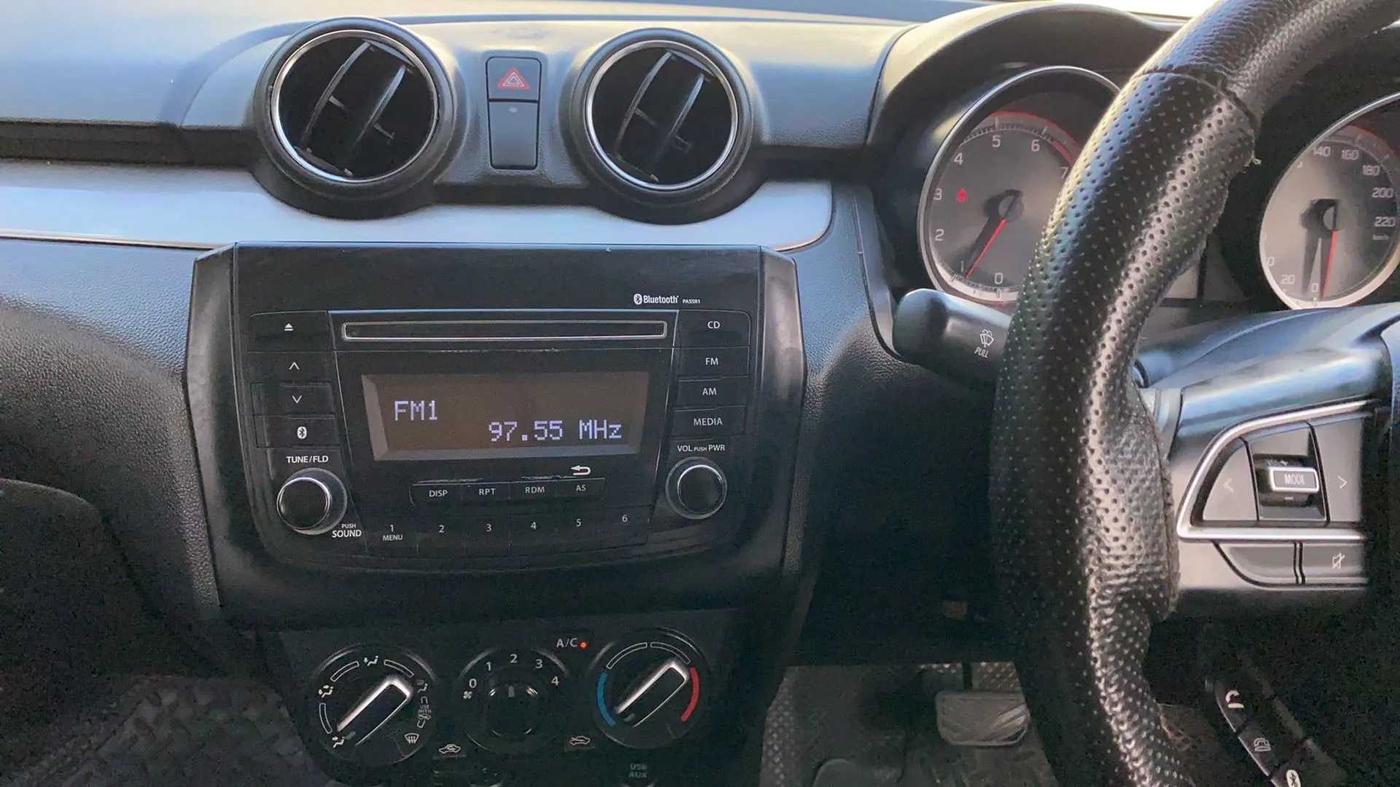 2020 Maruti Swift VXI AMT, Petrol, Automatic, 66,977 km, Air Conditioner