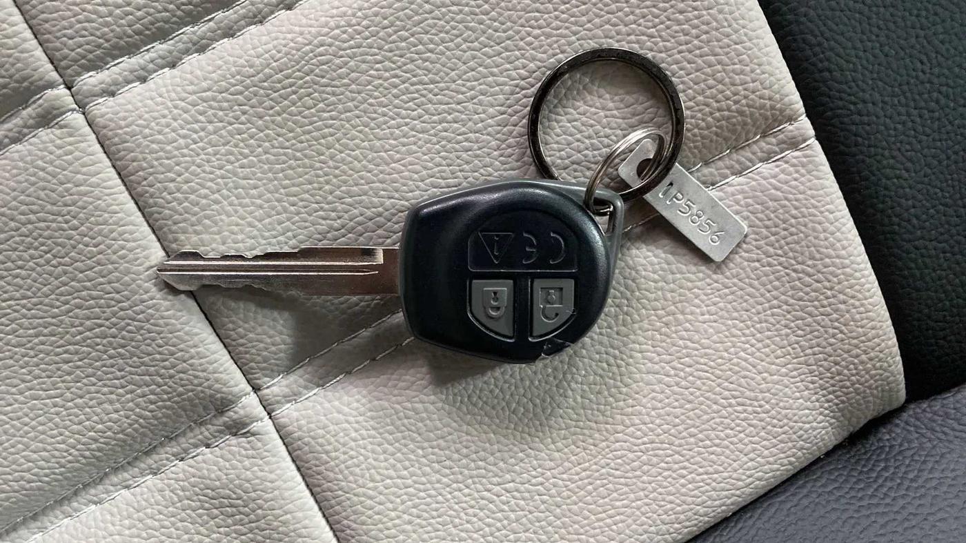 2020 Maruti Swift VXI AMT, Petrol, Automatic, 66,977 km, Key Close Up