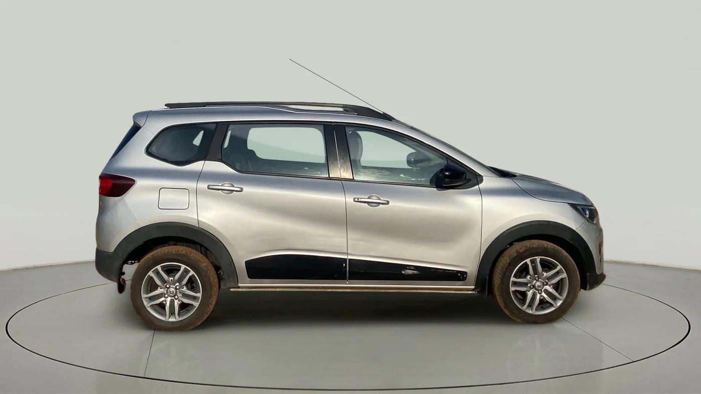 2022 Renault TRIBER RXZ AMT, Petrol, Automatic, 7,636 km, Right Side View