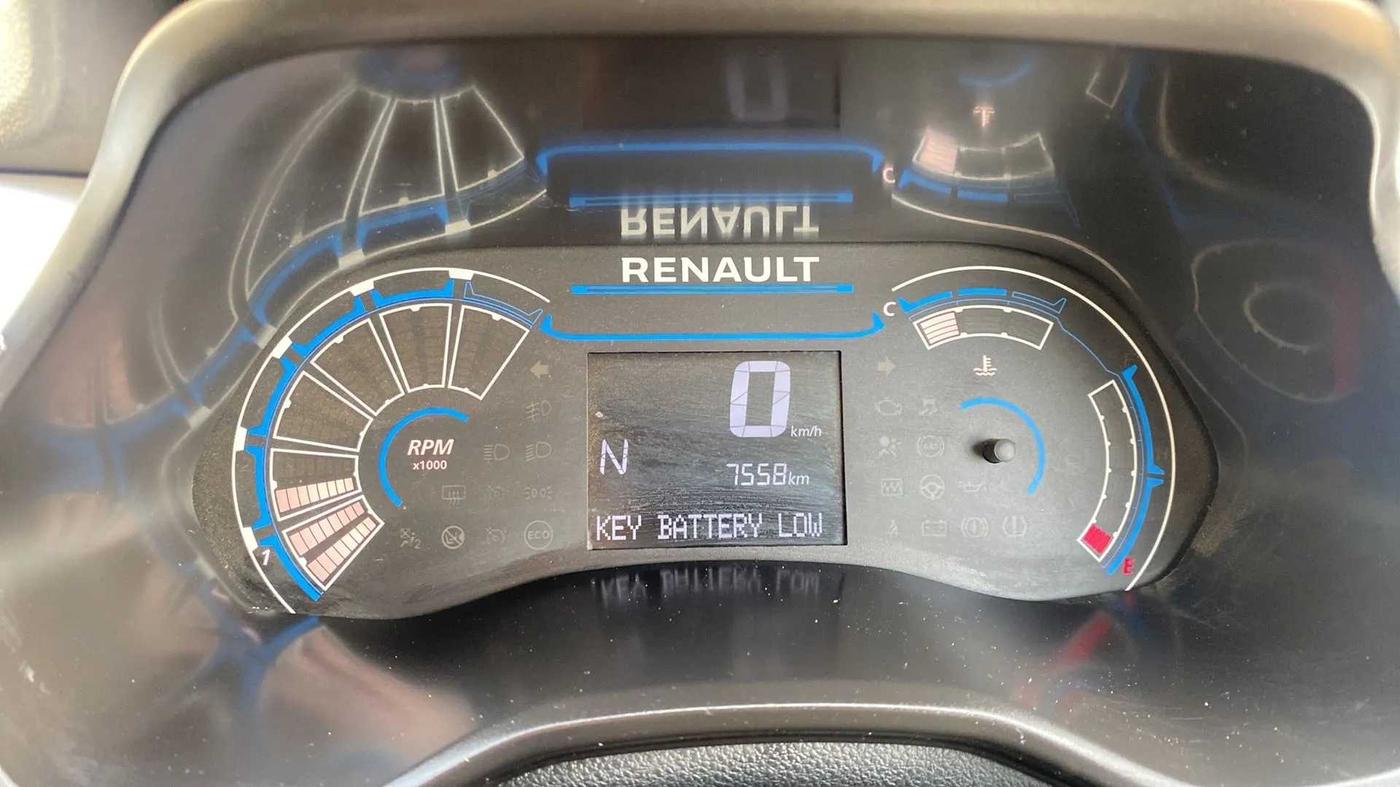 2022 Renault TRIBER RXZ AMT, Petrol, Automatic, 7,636 km, Odometer Image