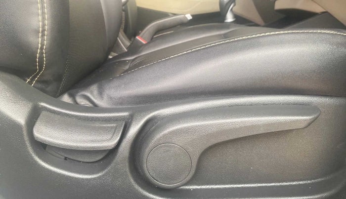 2019 Hyundai Verna 1.4 EX PETROL, Petrol, Manual, 31,953 km, Driver Side Adjustment Panel