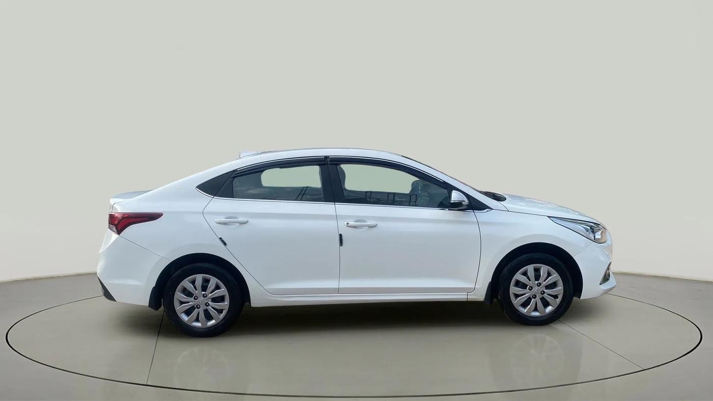 2019 Hyundai Verna 1.4 EX PETROL, Petrol, Manual, 31,953 km, Right Side View