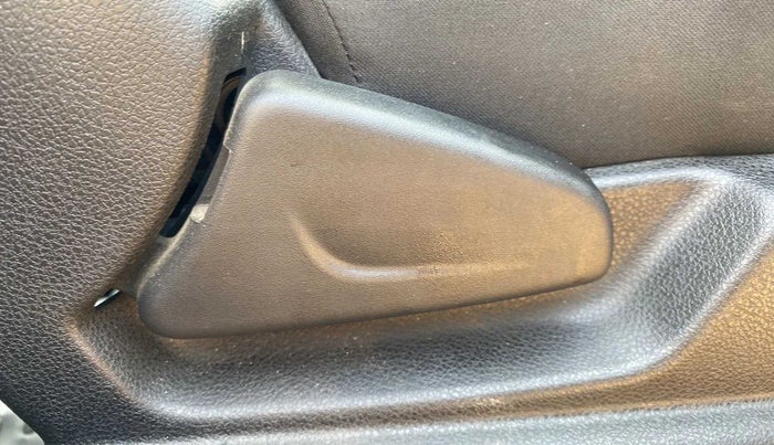 2018 Renault Kwid RXL, Petrol, Manual, 18,706 km, Driver Side Adjustment Panel