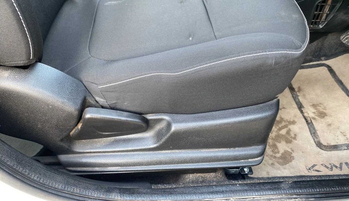 2019 Renault Kwid RXL, Petrol, Manual, 51,011 km, Driver Side Adjustment Panel