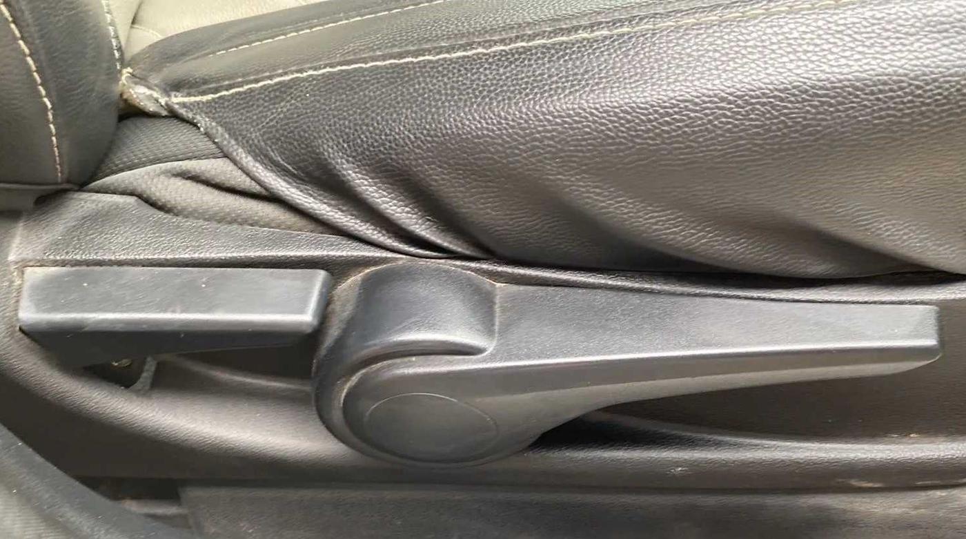 2017 Tata Tiago XZ PETROL, Petrol, Manual, 28,122 km, Driver Side Adjustment Panel