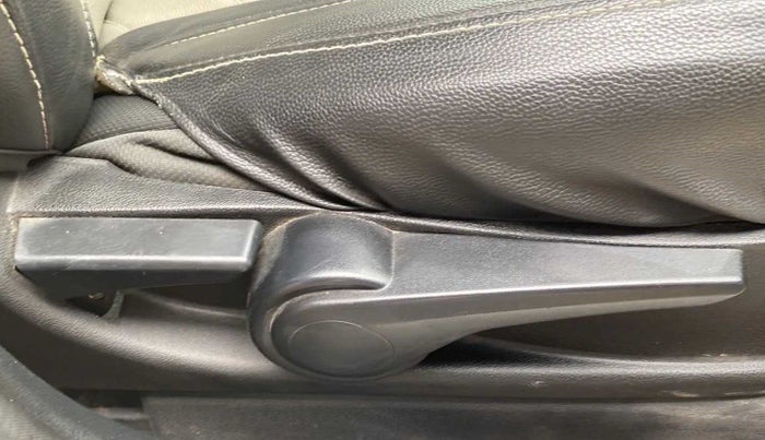 2017 Tata Tiago XZ PETROL, Petrol, Manual, 28,122 km, Driver Side Adjustment Panel