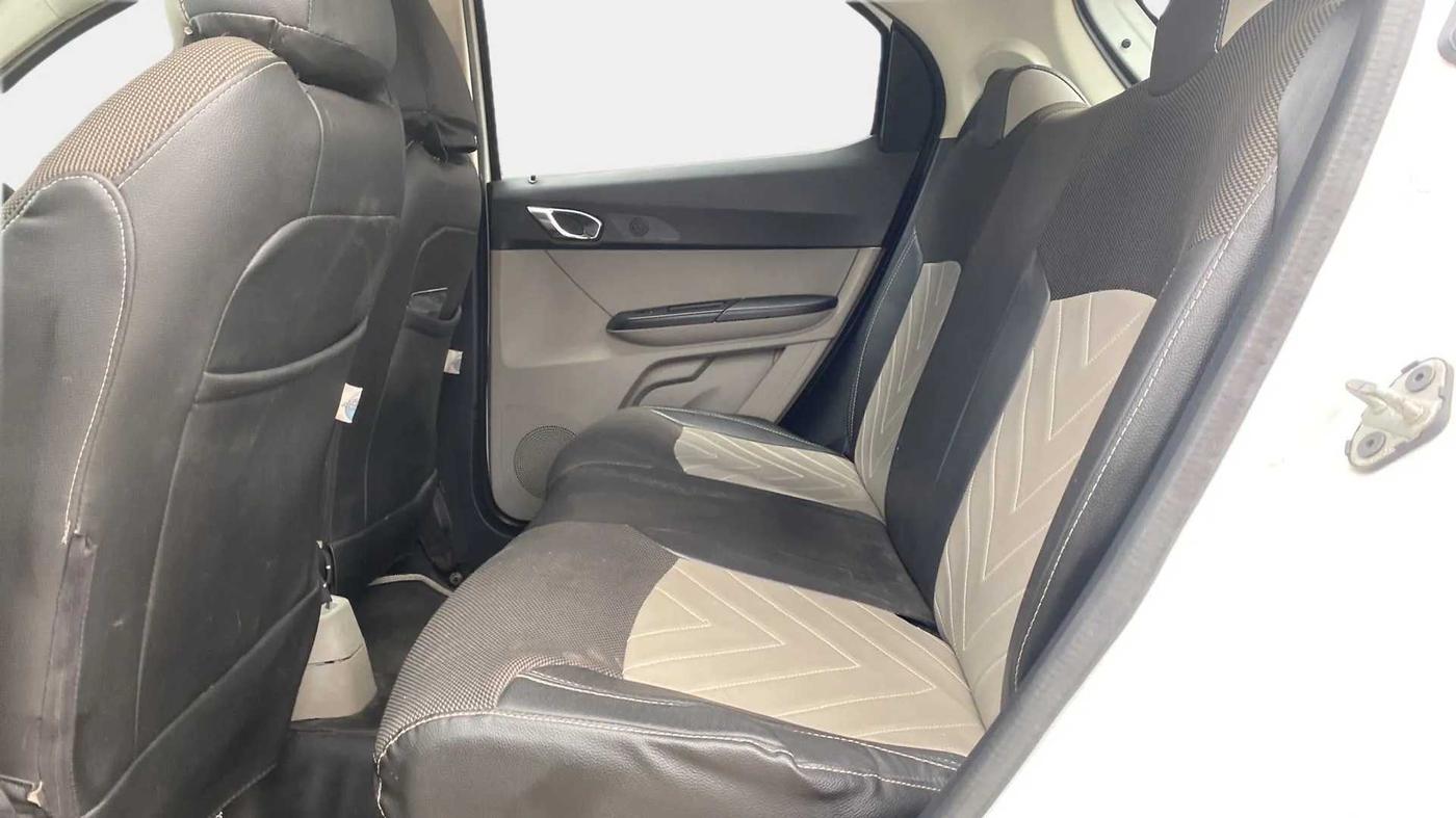 2017 Tata Tiago XZ PETROL, Petrol, Manual, 28,122 km, Right Side Rear Door Cabin