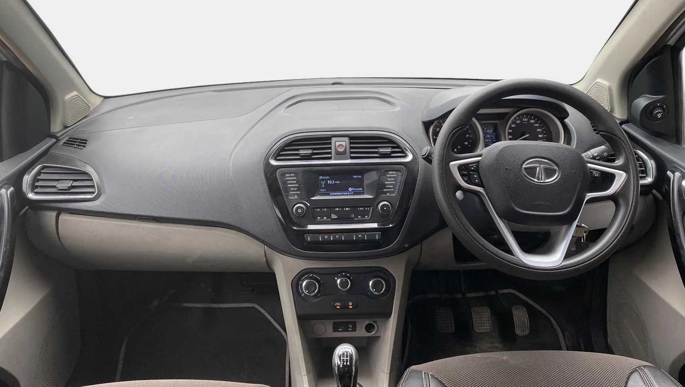 2017 Tata Tiago XZ PETROL, Petrol, Manual, 28,122 km, Dashboard