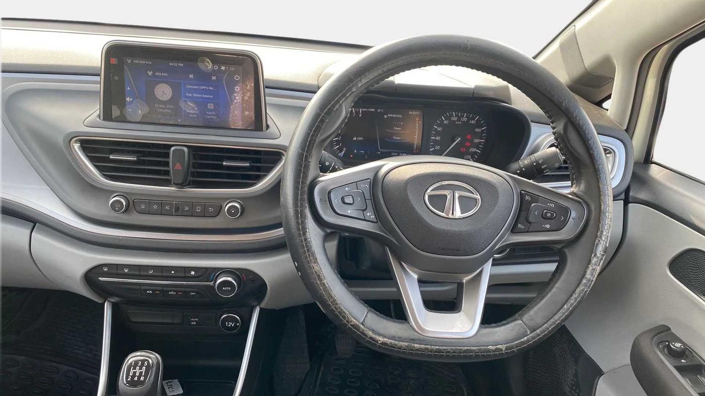 2020 Tata ALTROZ XZ PETROL, Petrol, Manual, 51,406 km, Steering Wheel Close Up