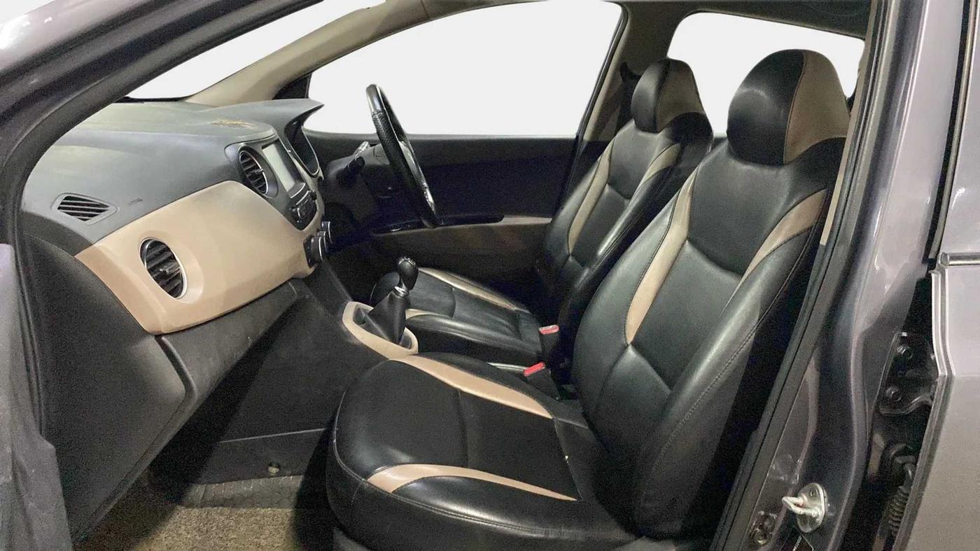 2018 Hyundai Grand i10 SPORTZ 1.2 KAPPA VTVT, CNG, Manual, 78,127 km, Right Side Front Door Cabin