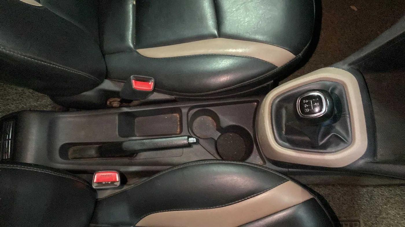 2018 Hyundai Grand i10 SPORTZ 1.2 KAPPA VTVT, CNG, Manual, 78,127 km, Gear Lever