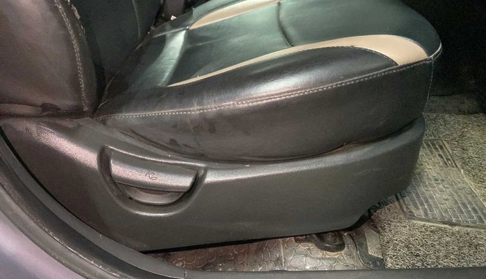 2018 Hyundai Grand i10 SPORTZ 1.2 KAPPA VTVT, CNG, Manual, 78,127 km, Driver Side Adjustment Panel