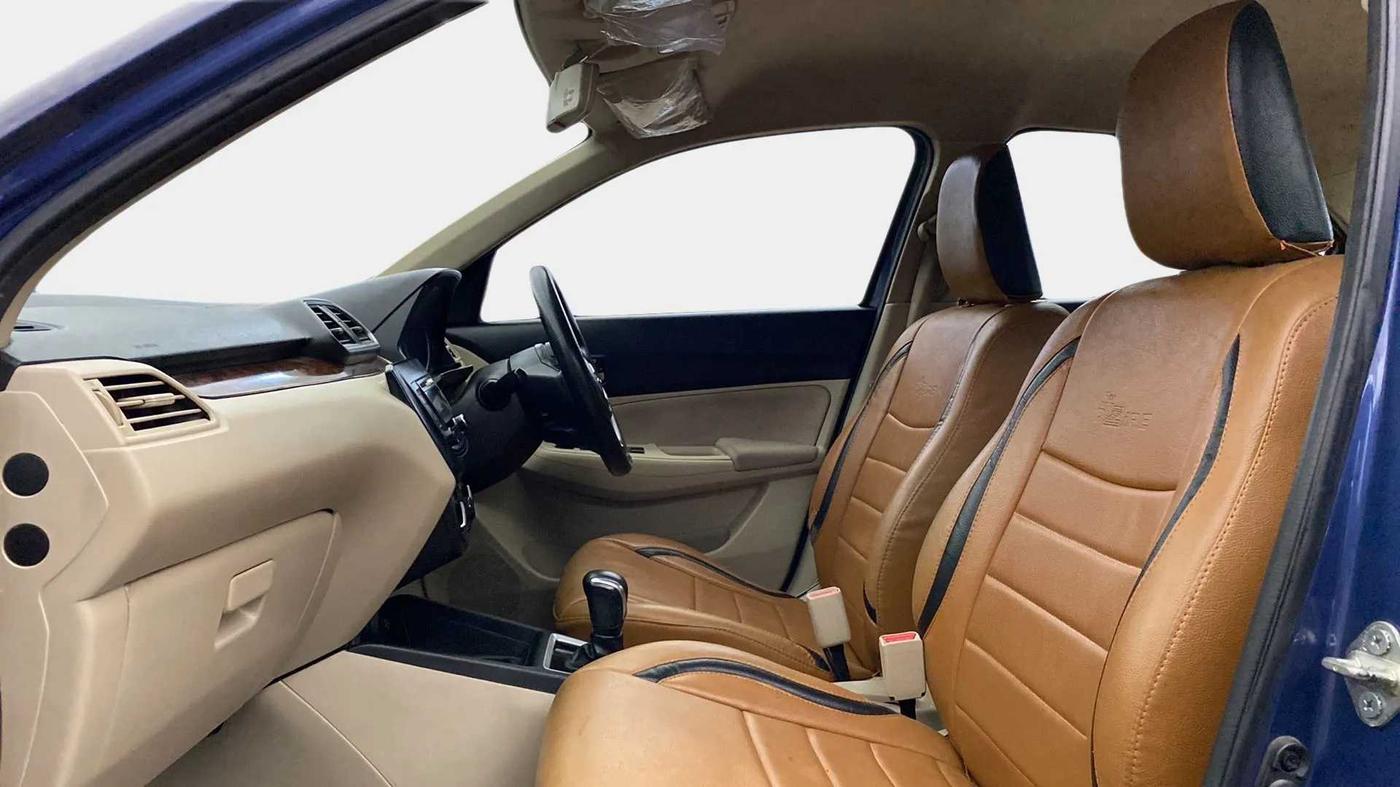 2018 Maruti Dzire VXI AMT, Petrol, Automatic, 1,05,458 km, Right Side Front Door Cabin