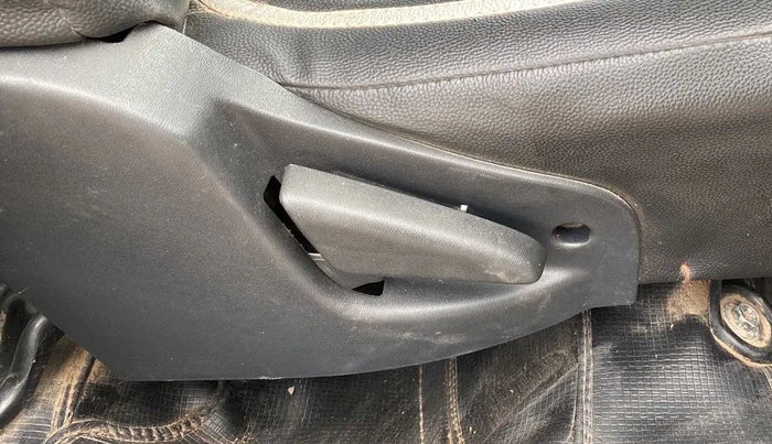 2018 Datsun Go Plus T, Petrol, Manual, 60,293 km, Driver Side Adjustment Panel