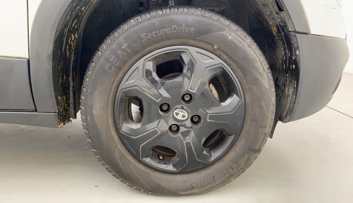 2022 Tata PUNCH ACCOMPLISHED AMT, Petrol, Automatic, 12,868 km, Right Front Wheel