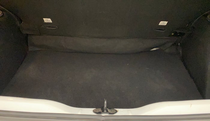 2022 Tata PUNCH ACCOMPLISHED AMT, Petrol, Automatic, 12,868 km, Boot Inside