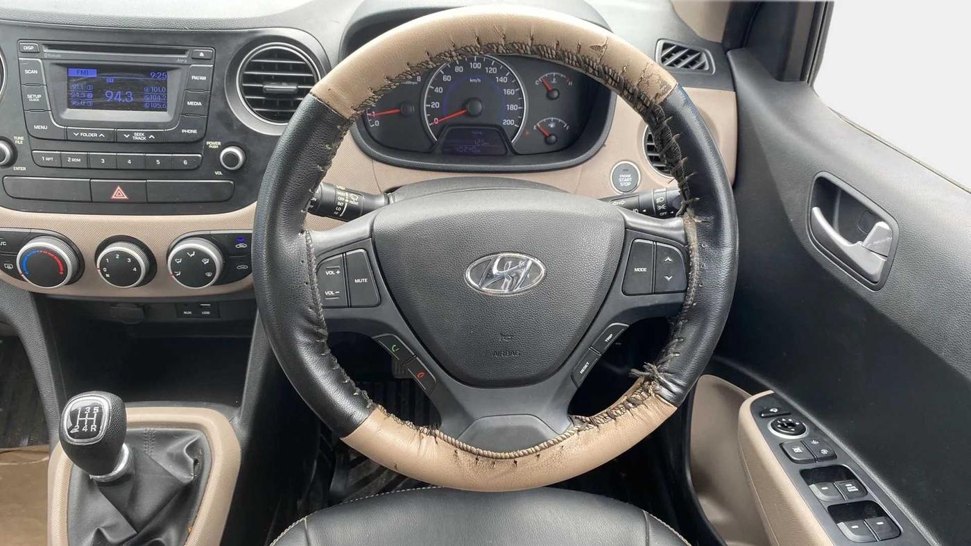 2016 Hyundai Grand i10 ASTA (O) 1.2 KAPPA VTVT, Petrol, Manual, 40,286 km, Steering Wheel Close Up