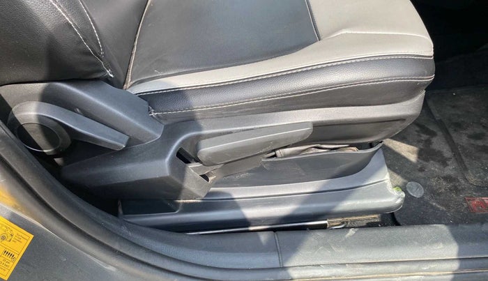 2022 Tata ALTROZ XZ PETROL, Petrol, Manual, 30,459 km, Driver Side Adjustment Panel