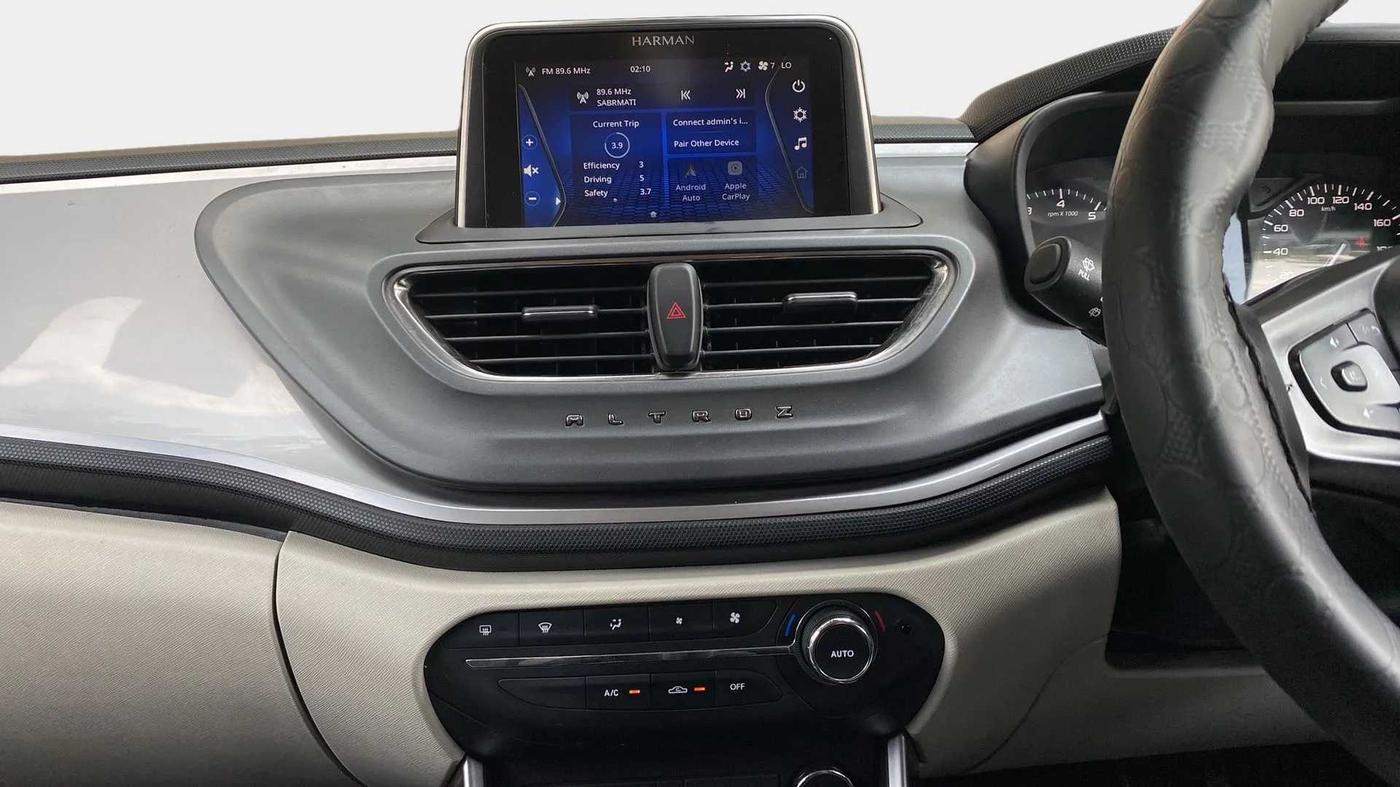 2022 Tata ALTROZ XZ PETROL, Petrol, Manual, 30,459 km, Air Conditioner