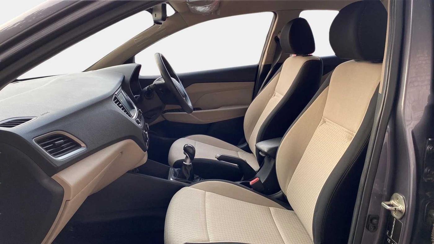 2019 Hyundai Verna 1.6 VTVT SX, Petrol, Manual, 64,183 km, Right Side Front Door Cabin