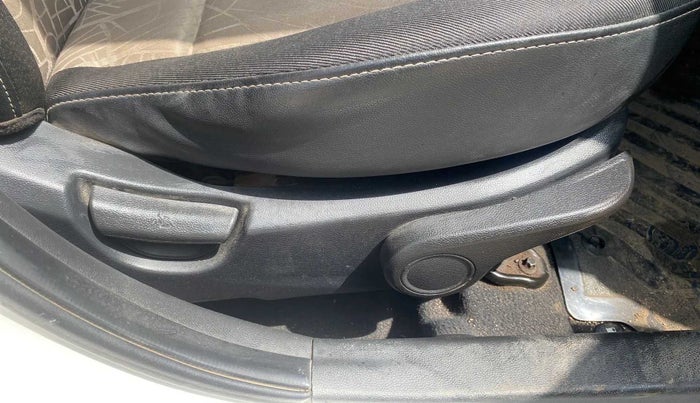 2016 Hyundai Grand i10 ASTA (O) AT 1.2 KAPPA VTVT, Petrol, Automatic, 94,705 km, Driver Side Adjustment Panel