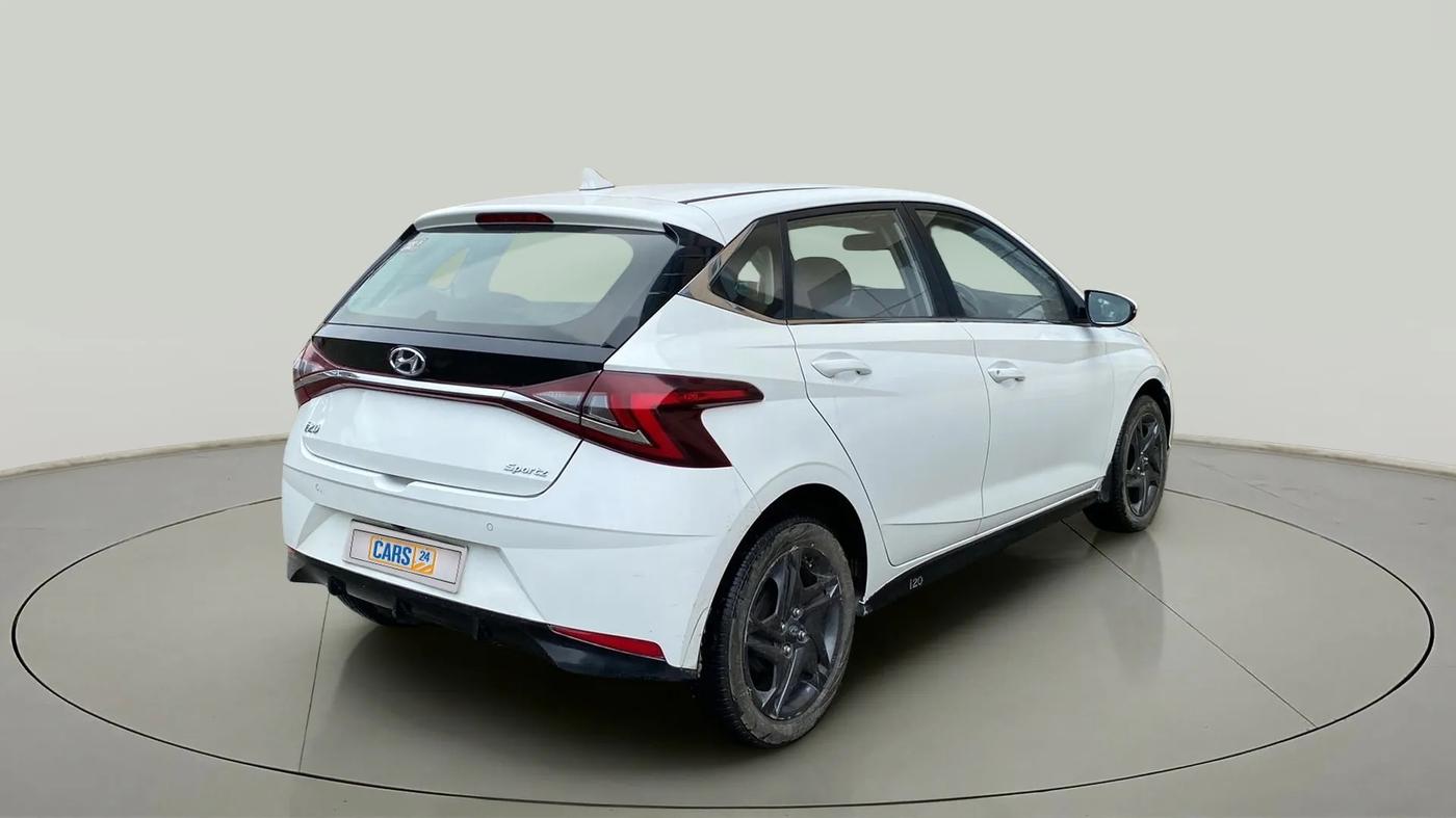 2021 Hyundai NEW I20 SPORTZ 1.2 MT, Petrol, Manual, 26,779 km, Right Back Diagonal