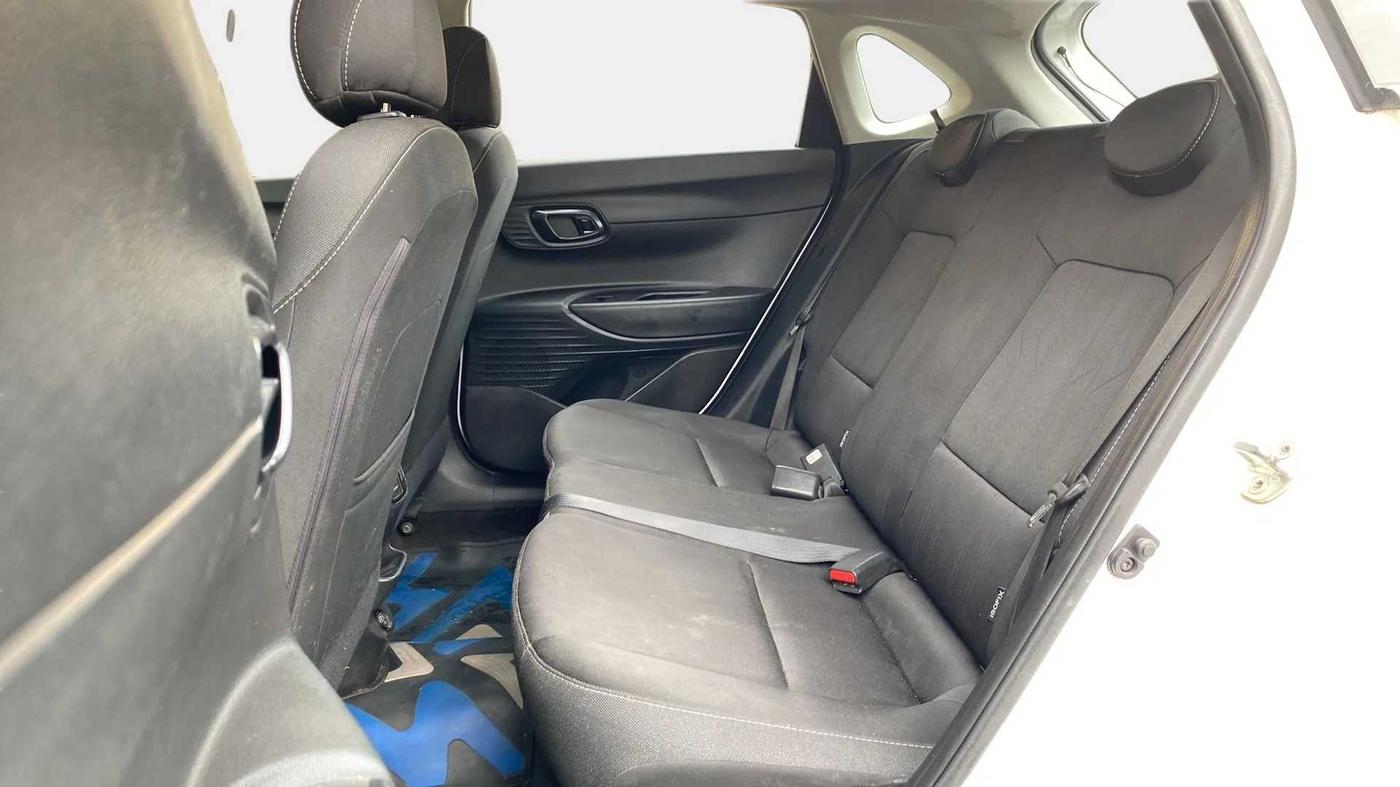 2021 Hyundai NEW I20 SPORTZ 1.2 MT, Petrol, Manual, 26,779 km, Right Side Rear Door Cabin